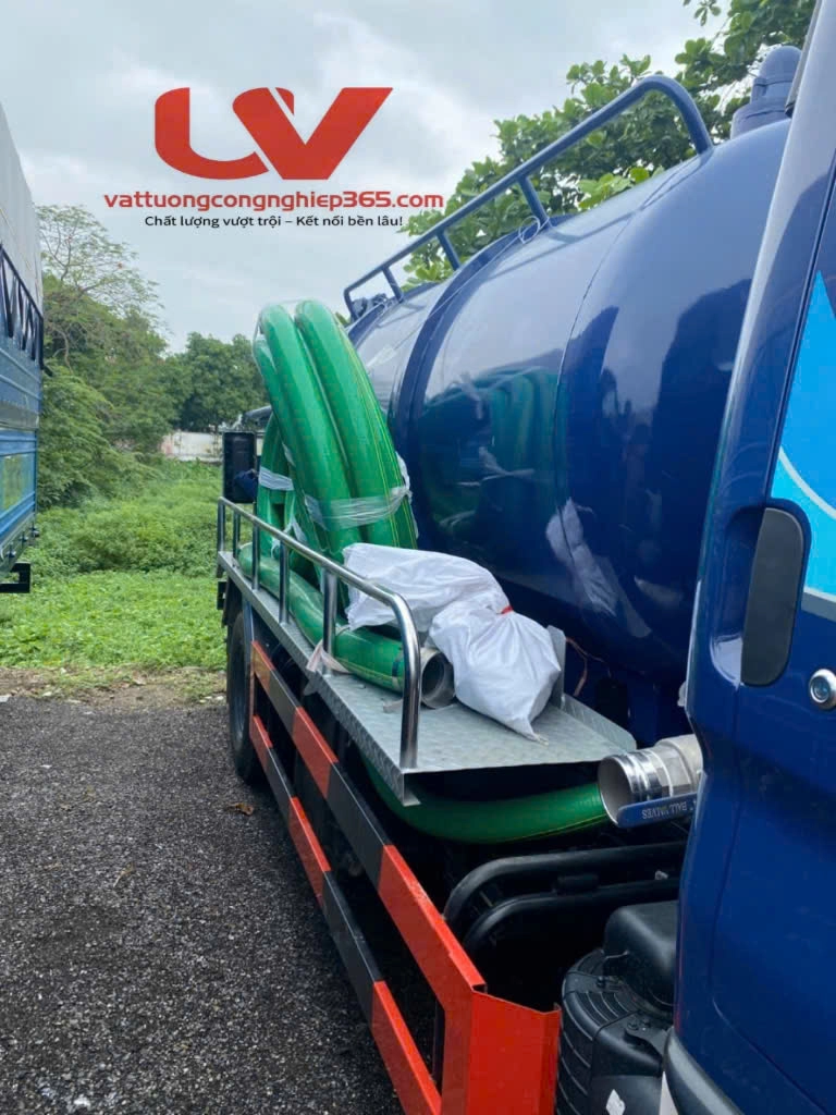 ống nhựa xanh lõi thép chuyên sùng lắp xe xitec