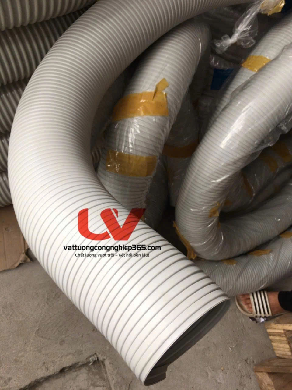 Nơi bán ống nhựa xếp dẫn khí lạnh điều hòa phi 200 uy tín