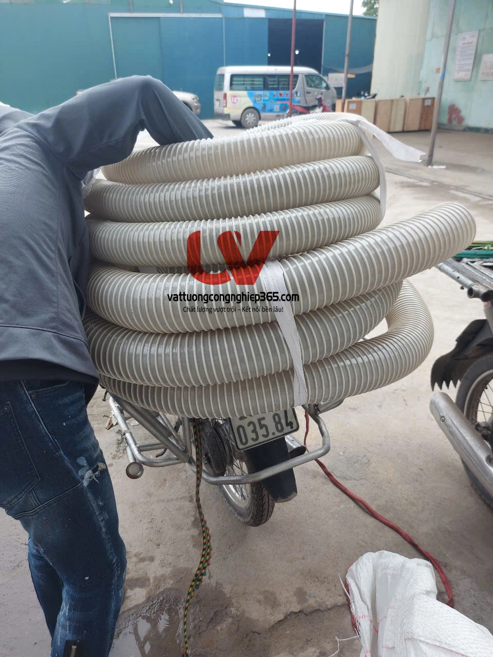 Nơi bán ống nhựa xoắn ruột gà hút bụi gỗ, bụi xi măng,