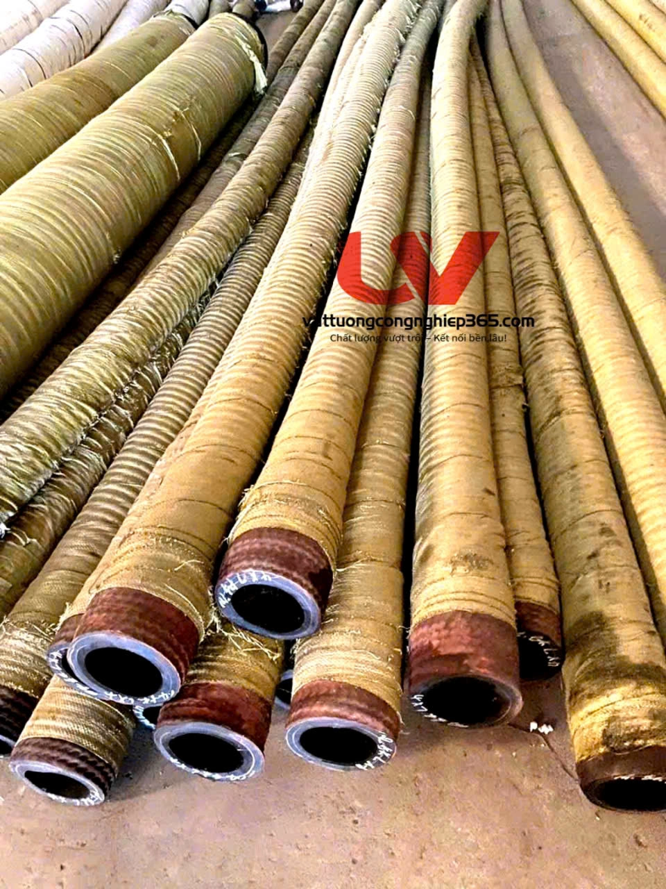 Phân phối ống rồng hút cát sỏi bùn phi 100