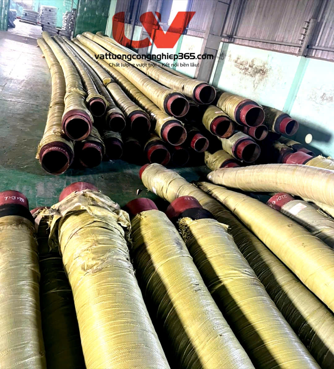 Sùng cao su 150 được sử dụng trong lĩnh vực xây dựng, sử dụng trong nhà máy thủy điện. Dùng cho các tàu thuyền hút cát trên sông, biển