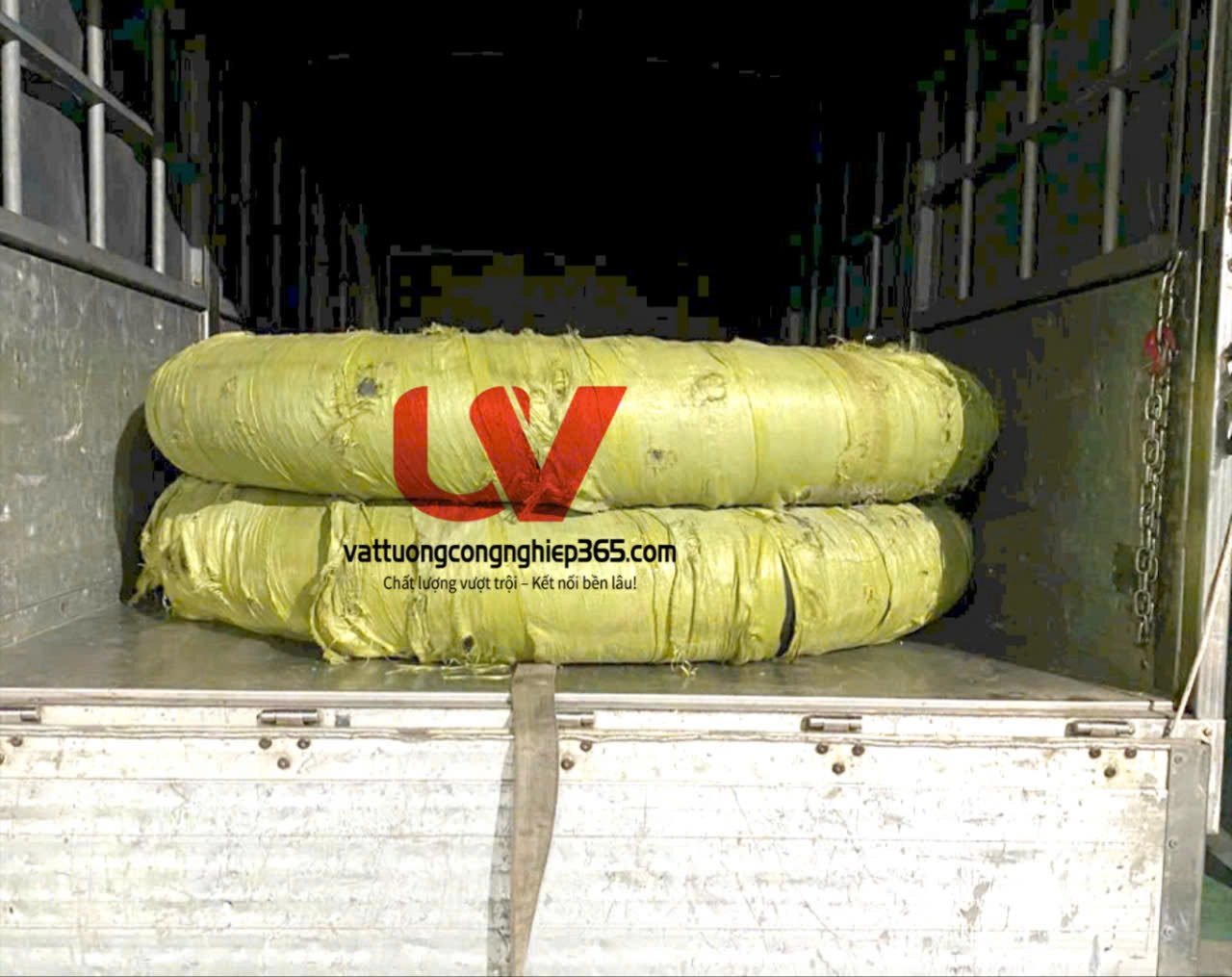 Sùng cao su D220, D200, D168 được sử dụng trong lĩnh vực xây dựng, sử dụng trong nhà máy thủy điện. Dùng cho các tàu thuyền hút cát trên sông, biển