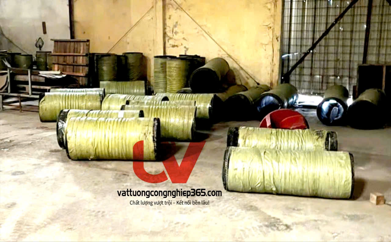 Sùng cao su 350 dùng trong các lĩnh vực như dùng làm ống dùng dẫn nước, hút bùn cát sỏi, dẫn xi măng , dẫn bê tông, sử dụng cho tàu thuyền.