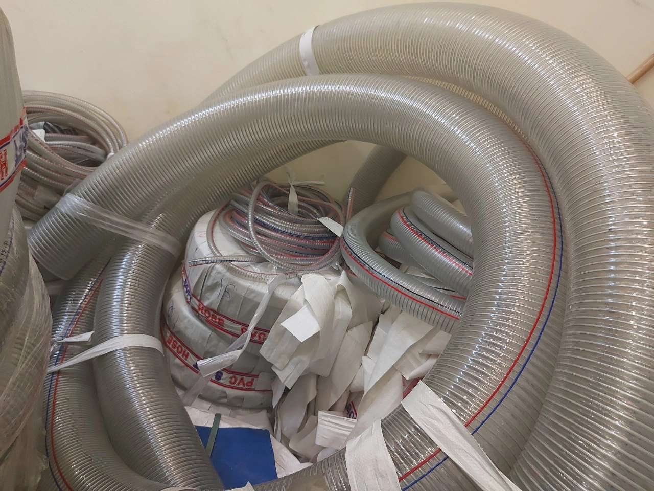 https://vattuongcongnghiep365.com/san-pham/ong-nhua-pvc-loi-thep-phi-114-ong-xoan-kem-hut-xa-nuoc Phân phối ống nhựa lõi thép phi 114 chịu áp lực và nhiệt độ