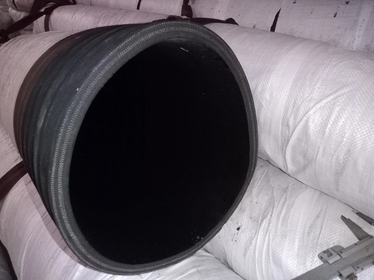 Nơi bán ống cao su bố vải phi 200 xả cát, sỏi, bùn uy tín