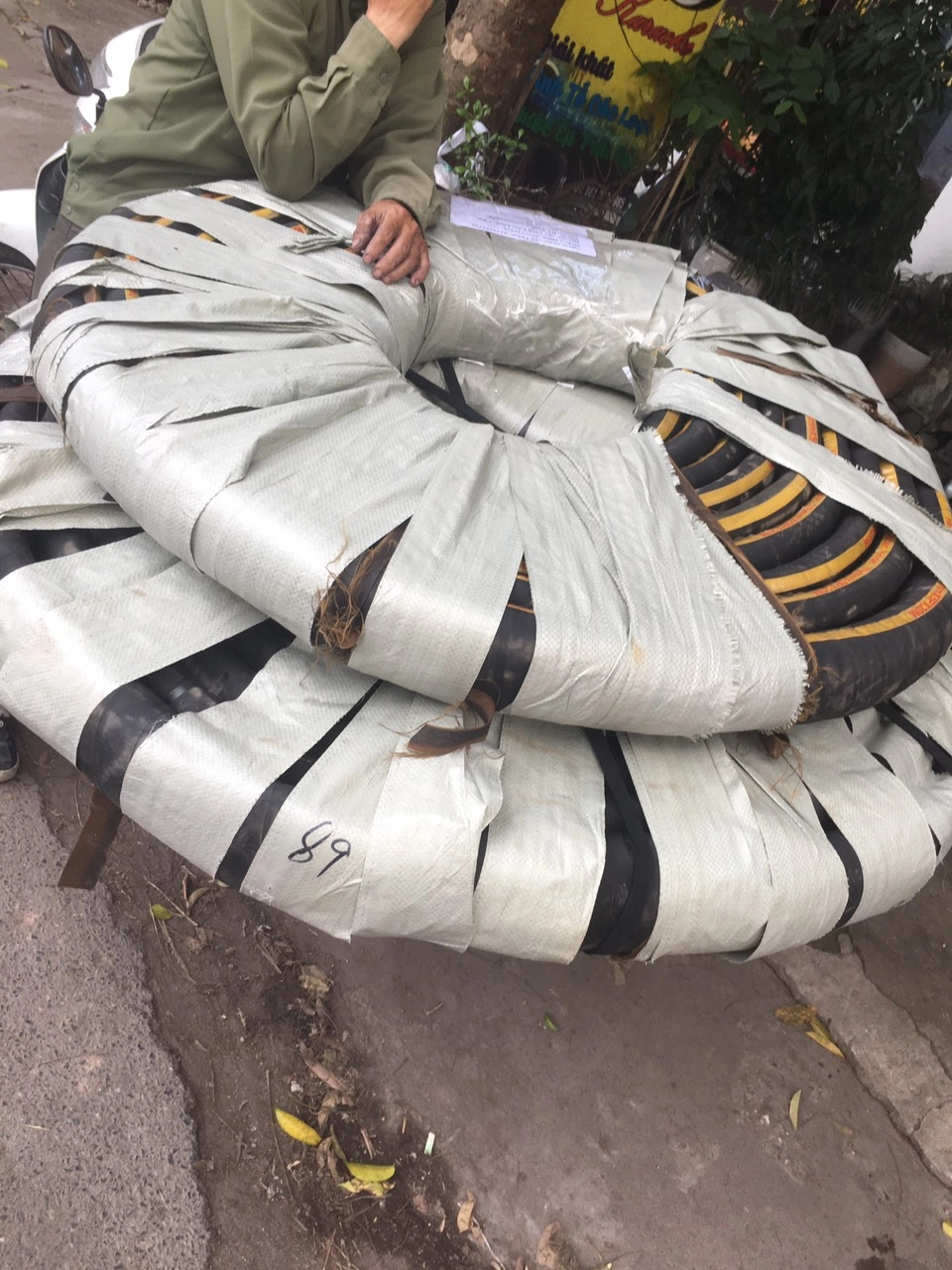 Cung cấp ống cao su bố vải phi 80 chống nổ, xả cát, bùn, nước