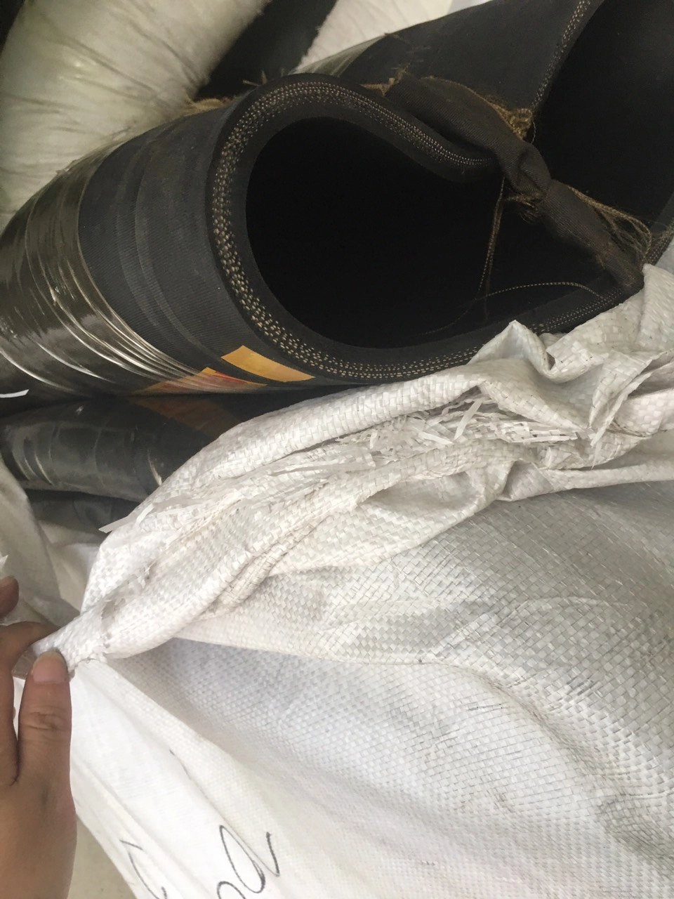 Phân phối ống cao su bố vải phi 168 chịu áp lực, chịu mài mòn cao tại Hà Nội