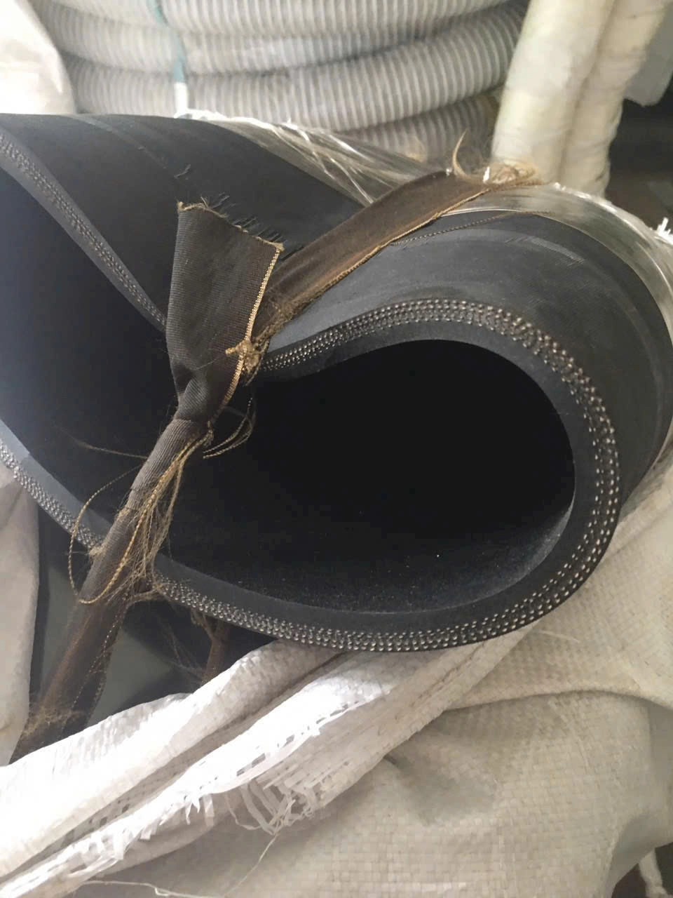 Phân phối ống cao su bố vải D250 chịu áp lực cao, chống mài mòn giá rẻ