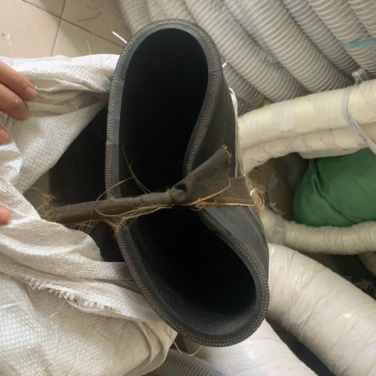 Phân phối ống cao su xả cát phi 250 nhập khẩu tại Long An