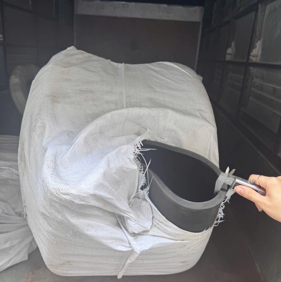 Nơi bán ống cao su bố vải phi 300 xả cát chịu mài mòn. chịu áp lực cao giá rẻ
