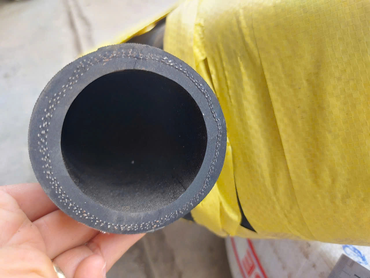 Phân phối ống cao su bố vải phi 50 bơm nước chịu áp lực cao