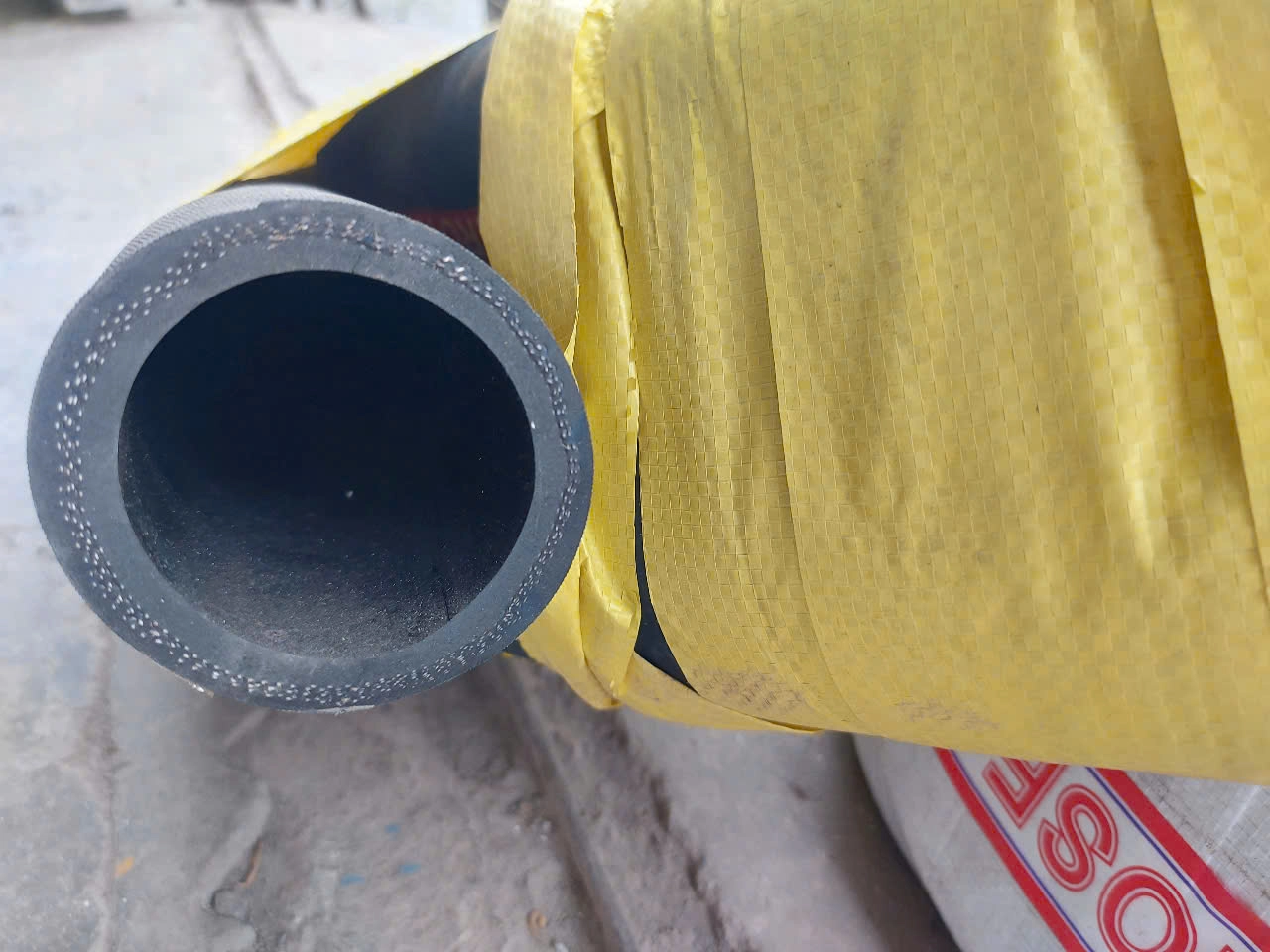 Cung cấp ống cao su bố vải phi 45 dẫn nước, dẫn khí, dẫn xăng dầu, hóa chất