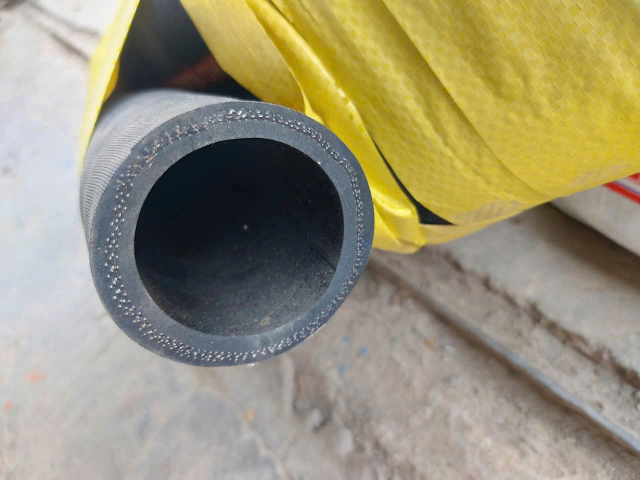 phân phối ống cao su bố vải phi 45 chịu áp lưc cao, chịu mài mòn tốt giá rẻ