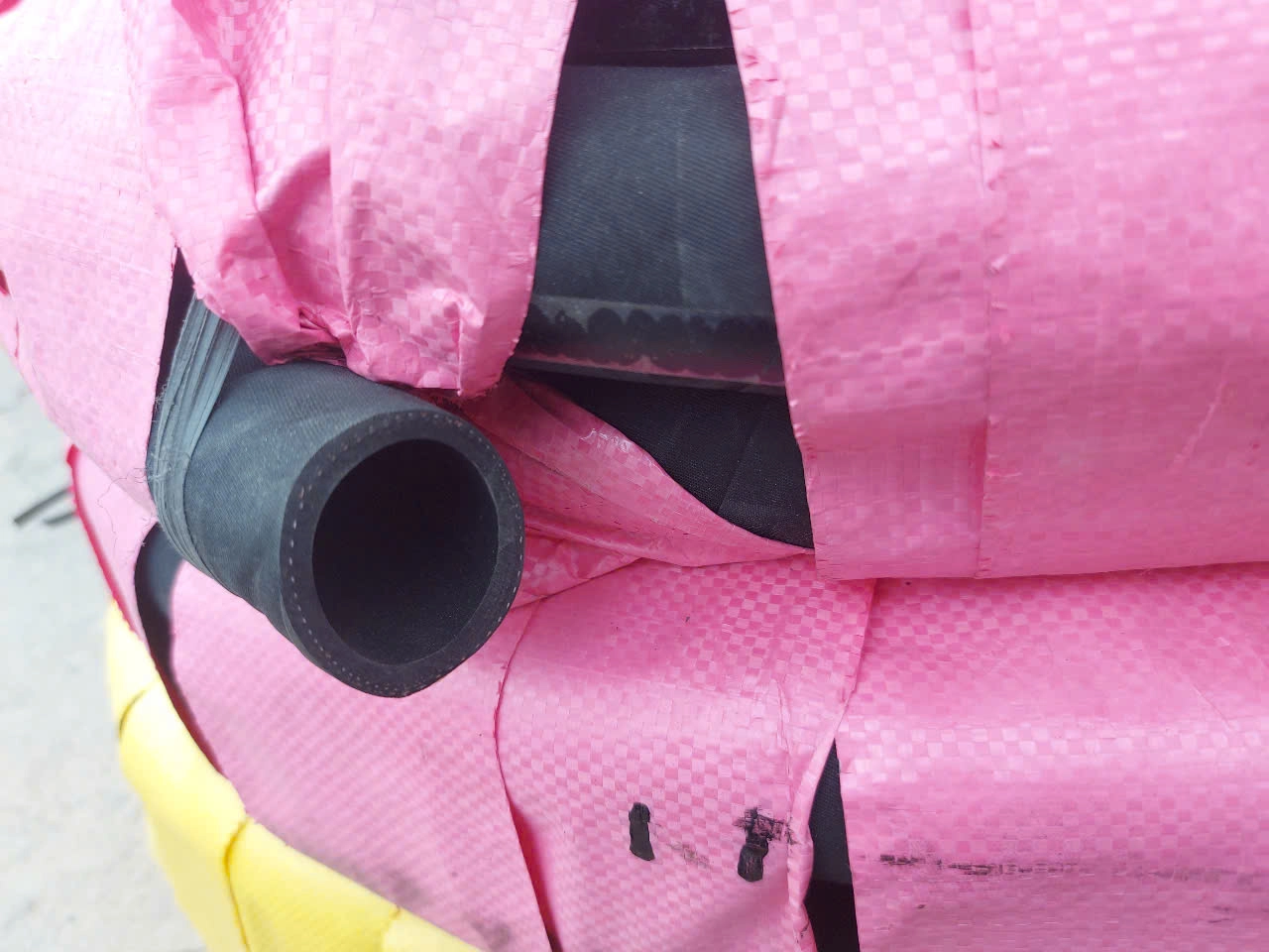 Cung cấp ống cao su bố vải phi 27 dùng dẫn nước, khí, xăng dầu, hóa chất lỏng